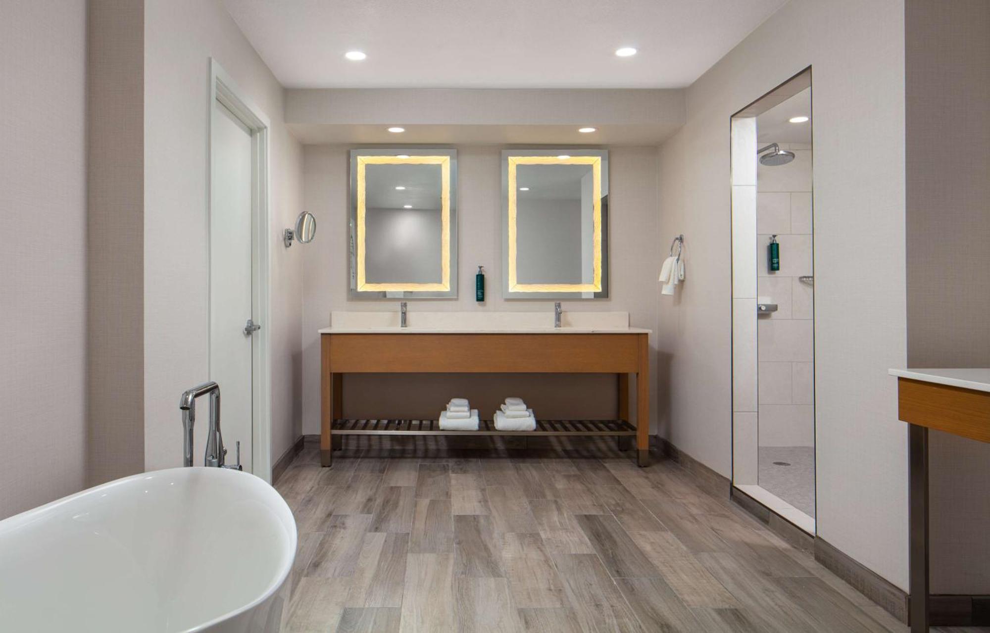 Doubletree By Hilton Sacramento Hotel Екстериор снимка